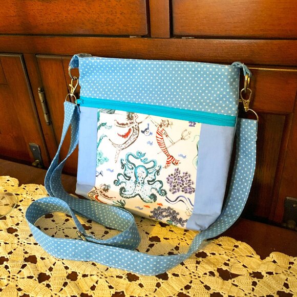 Handmade Under the Sea Crossbody Bag w/ Zip Front Pocket & Magnetic Snap Closure - Picture 2 of 7